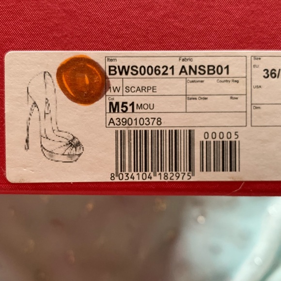 Valentino Garavani Ruspoli Camel pumps - Picture 2 of 8